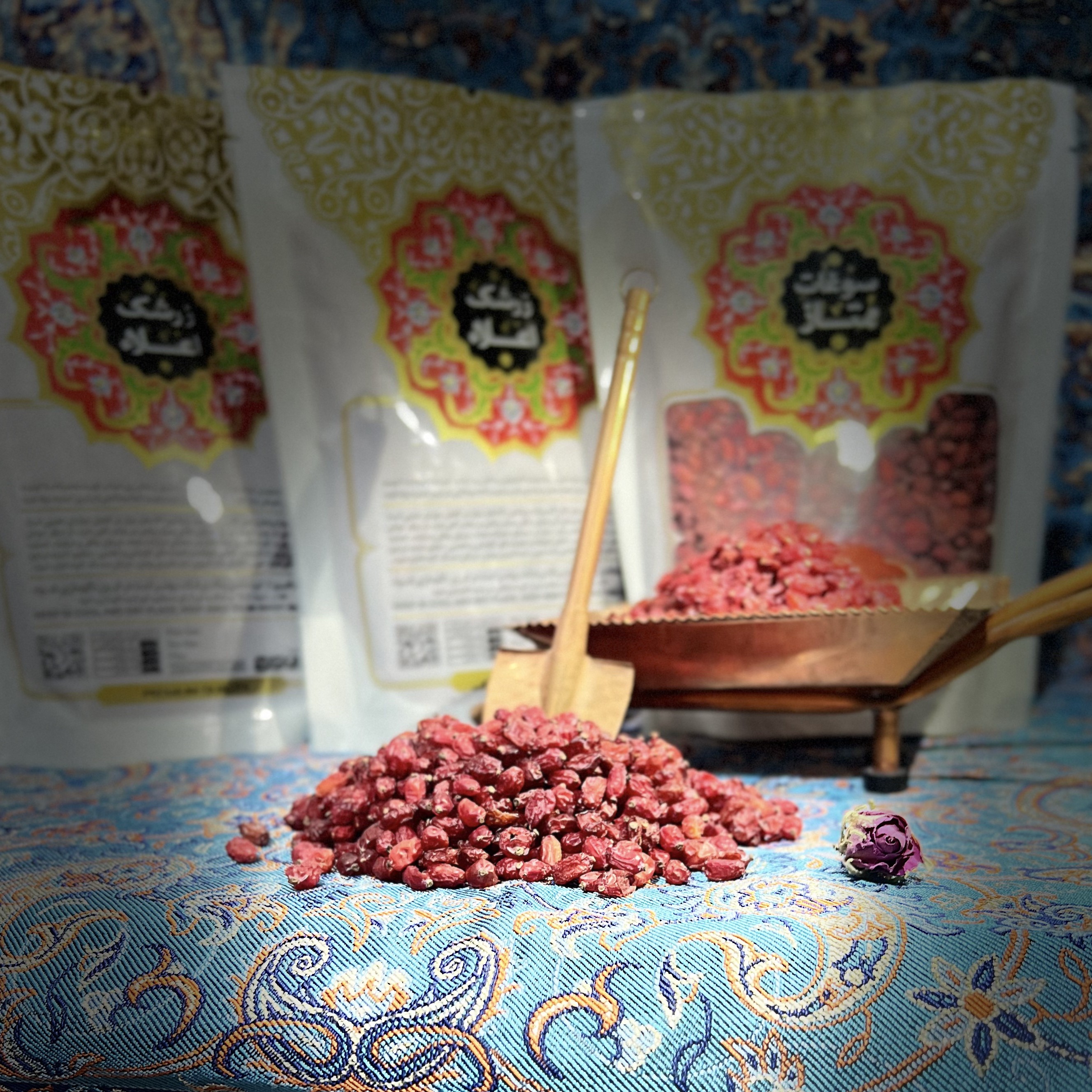 زرشک پفکی اعلاء، سوپر و  درجه یک قاینات، بسته بندی 200 گرمی 