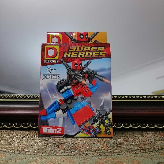 لگو ددپول مجهز با تفنگ و شمشیر و سفینه لگویی