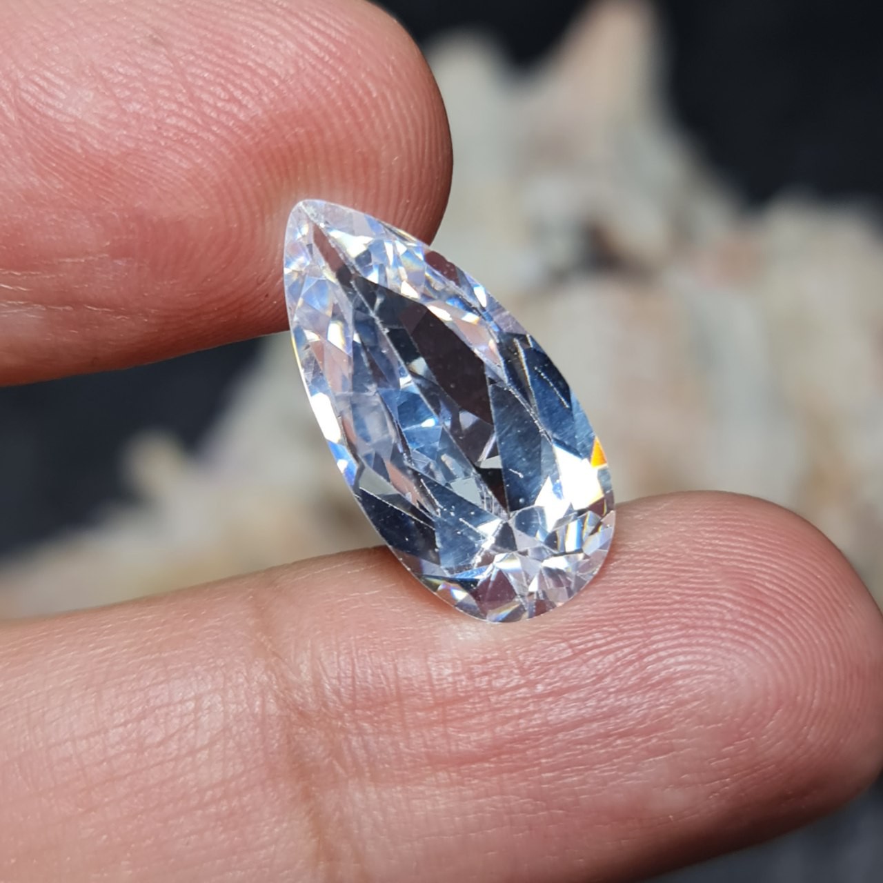  نگین فوق العاده زیبای کوبیک زیرکونیا با وزن 14قیراط
کد 26782
