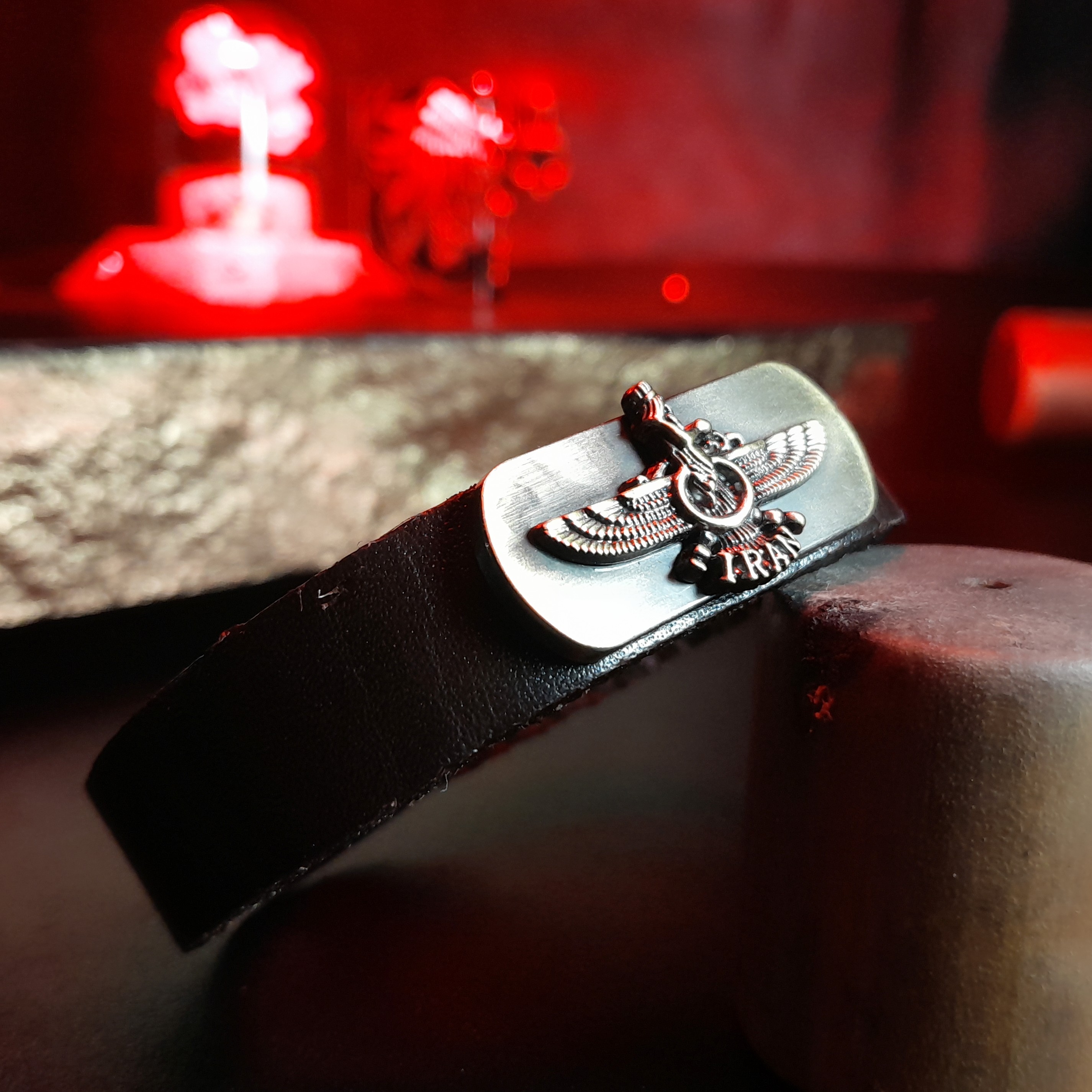 دستبند چرم طبیعی 