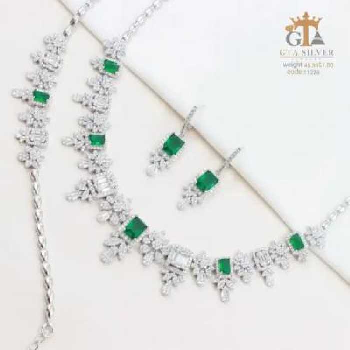 سرویس نقره نگین دار مدل جواهر و اسپرت روکش طلا کد 11226