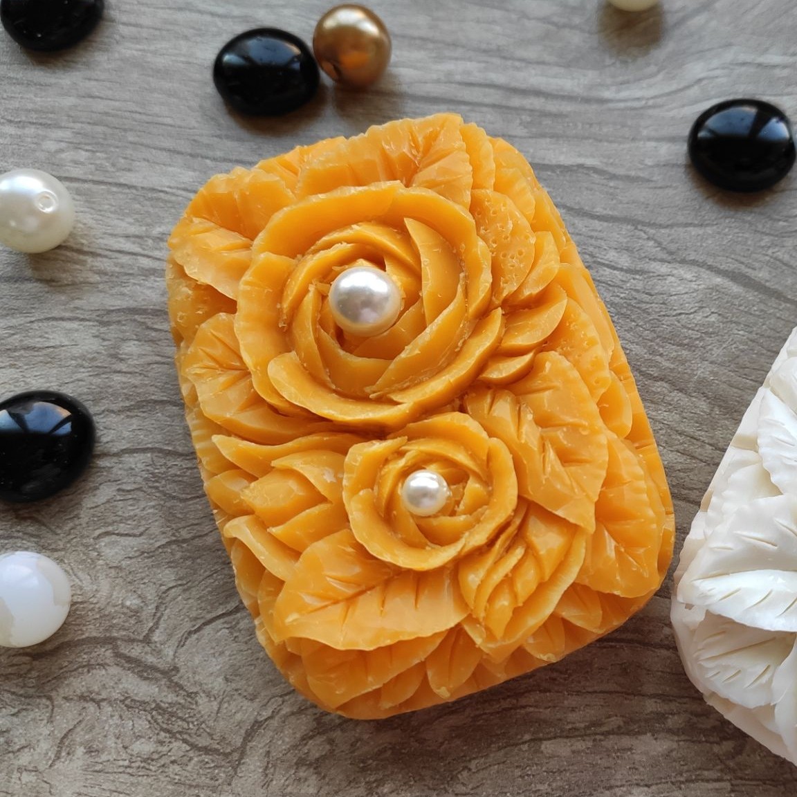 صابون حکاکی شده و تزیین شده 