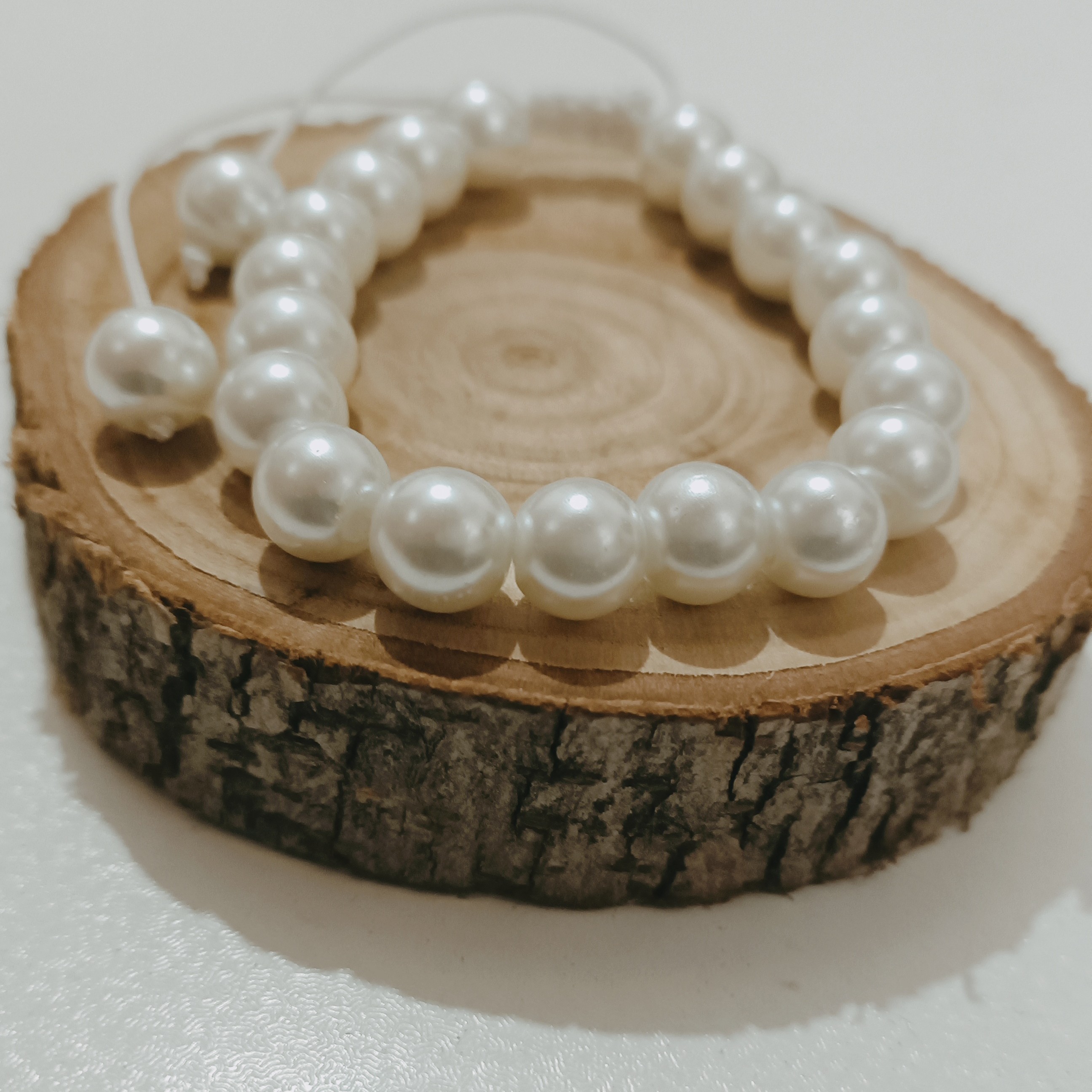 دستبند با مروارید سفید براق