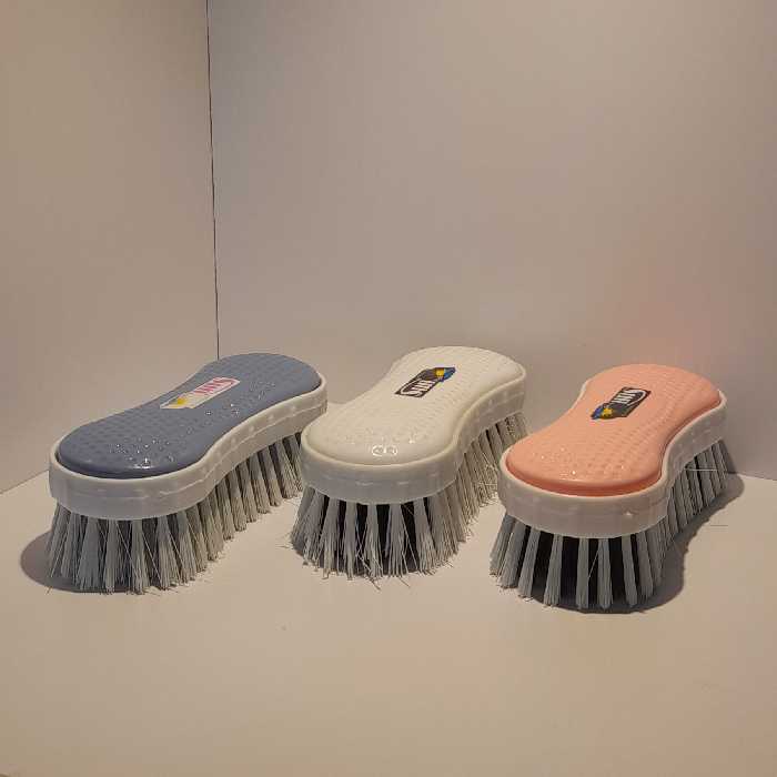 فرچه دستی یا فرچه فرش  مروارید سان  برس فرش  در پلاسکو خورشید شب 