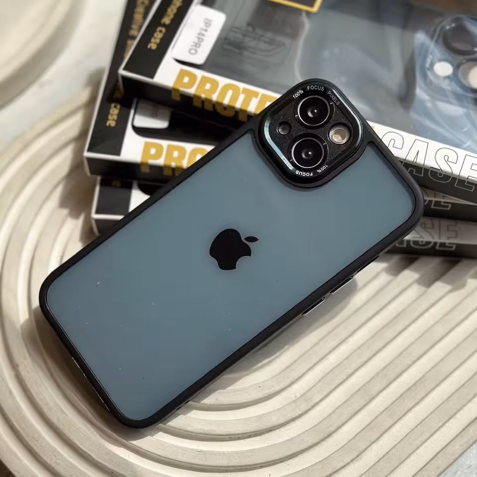 قاب dark focus pixels برای آیفون سری 11 به بالا