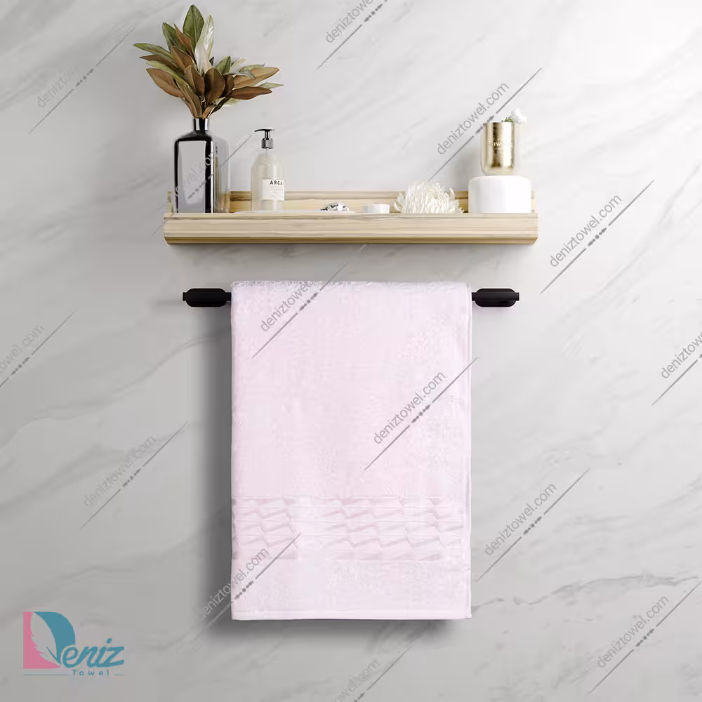 حوله استخری طرح آرام رنگ صورتی روشن