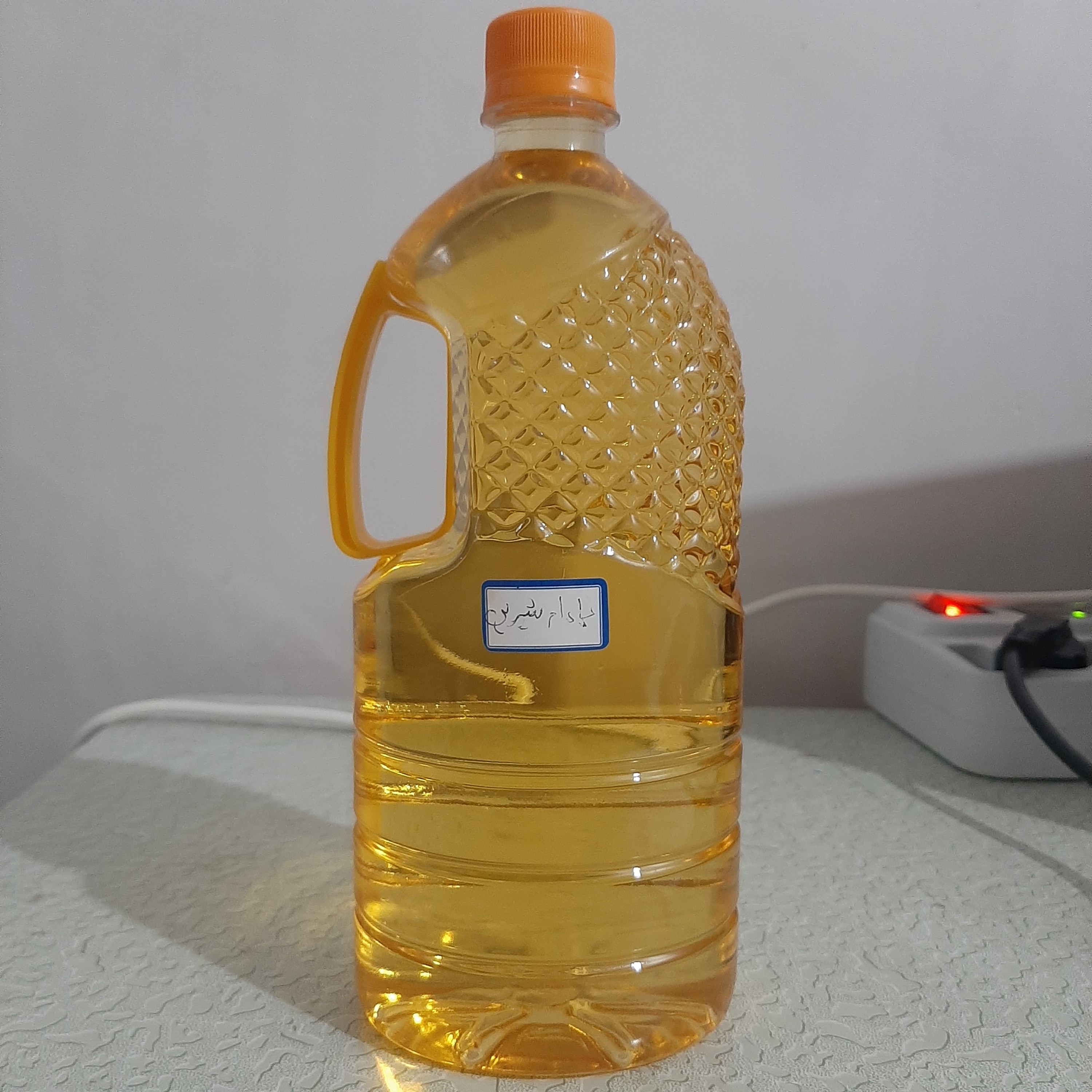 روغن بادام شیرین یک لیتری اصل و خالص