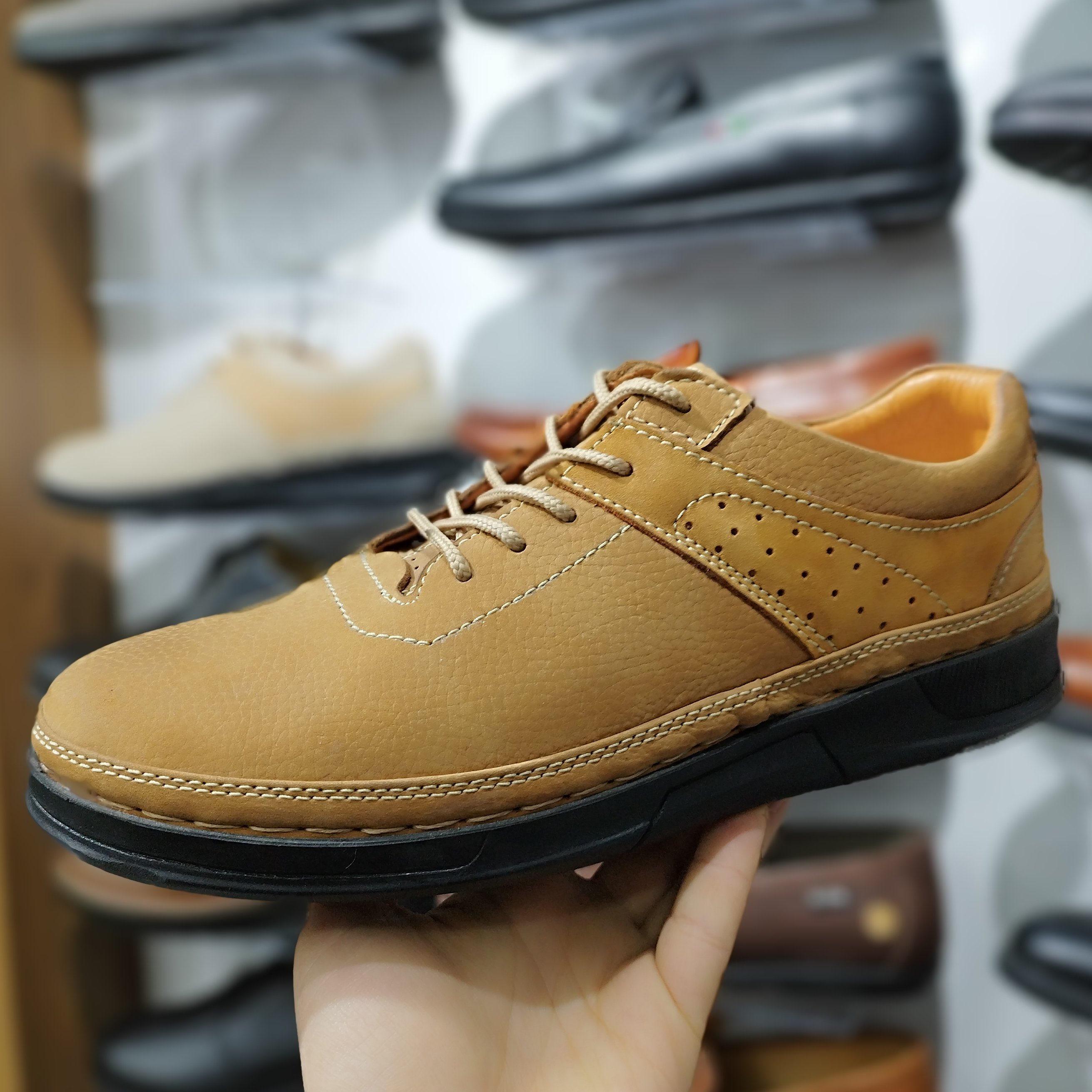 کفش مردانه چرم طرح مخمل