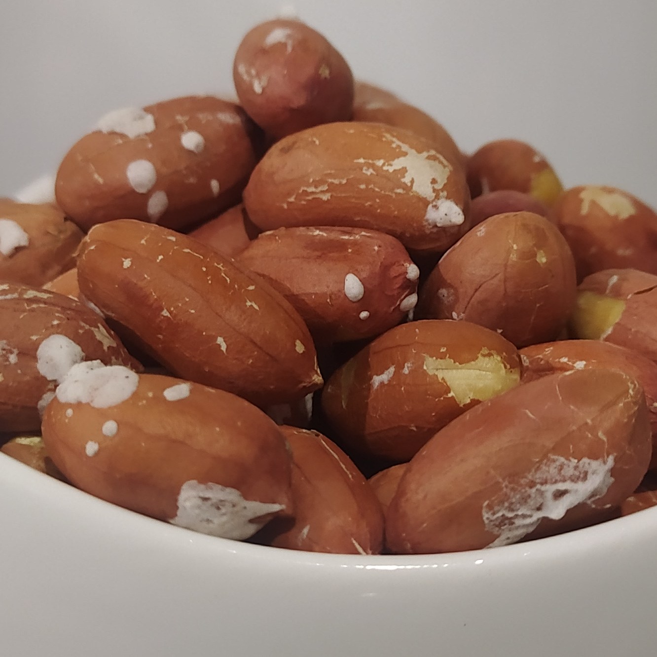 بادام زمینی ویژه آستانه
درشت و ترد و تاز
( 1 کیلویی) 