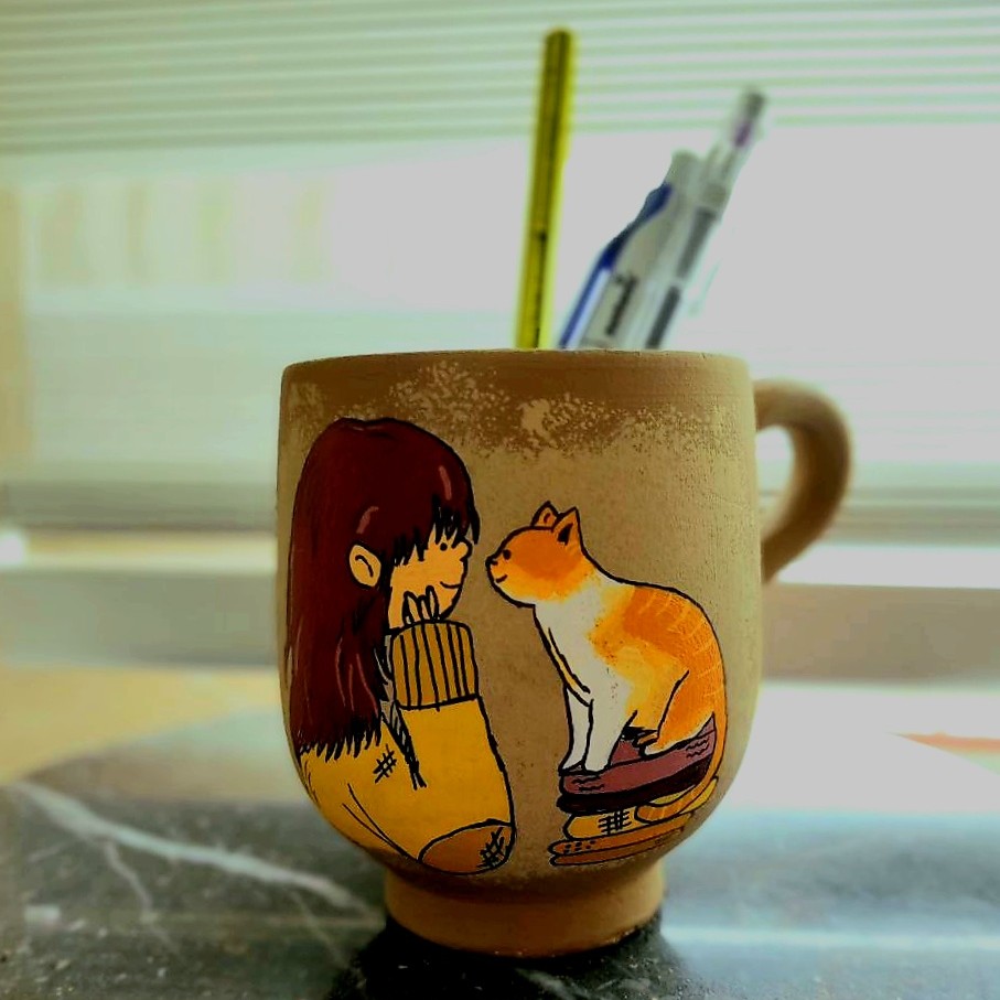 لیوان سفالی جامدادی رو میزی رومیزی دکور شیک کادو دکوری  حس خوب دخترانه هدیه باکس صنایع دستی نقاشی