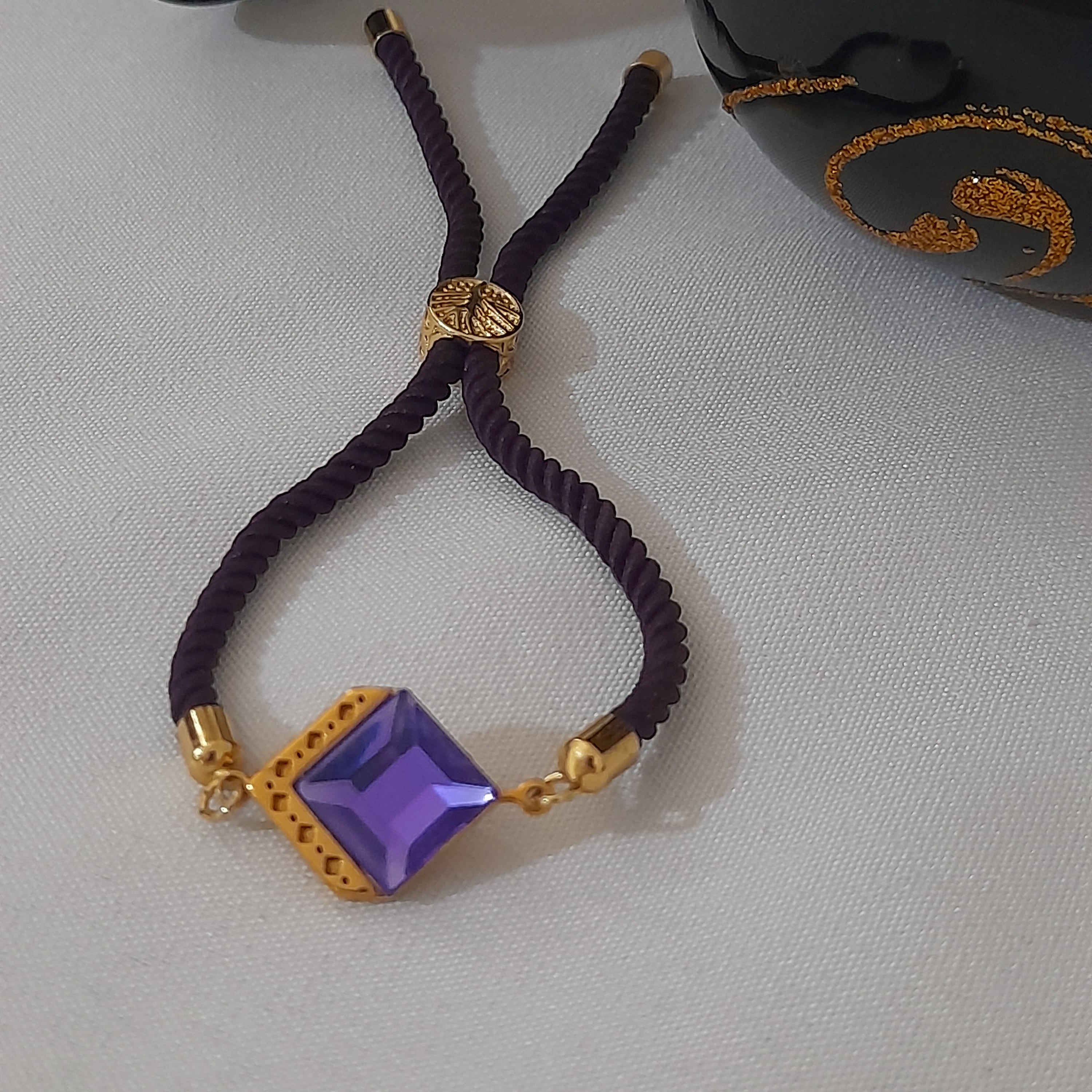 دستبند با پلاک استیل نگین دار شیک و زیبا با بند کنفی آسانسوری 