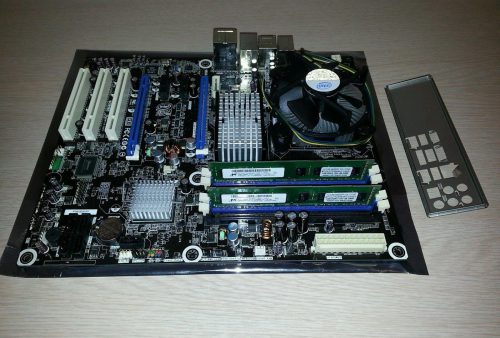 باندل ASUS P45 DDR3 و Q8400 و 4 گیگ رم و فن