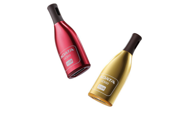 فلش مموری ای دیتا UC500 32 گیگ