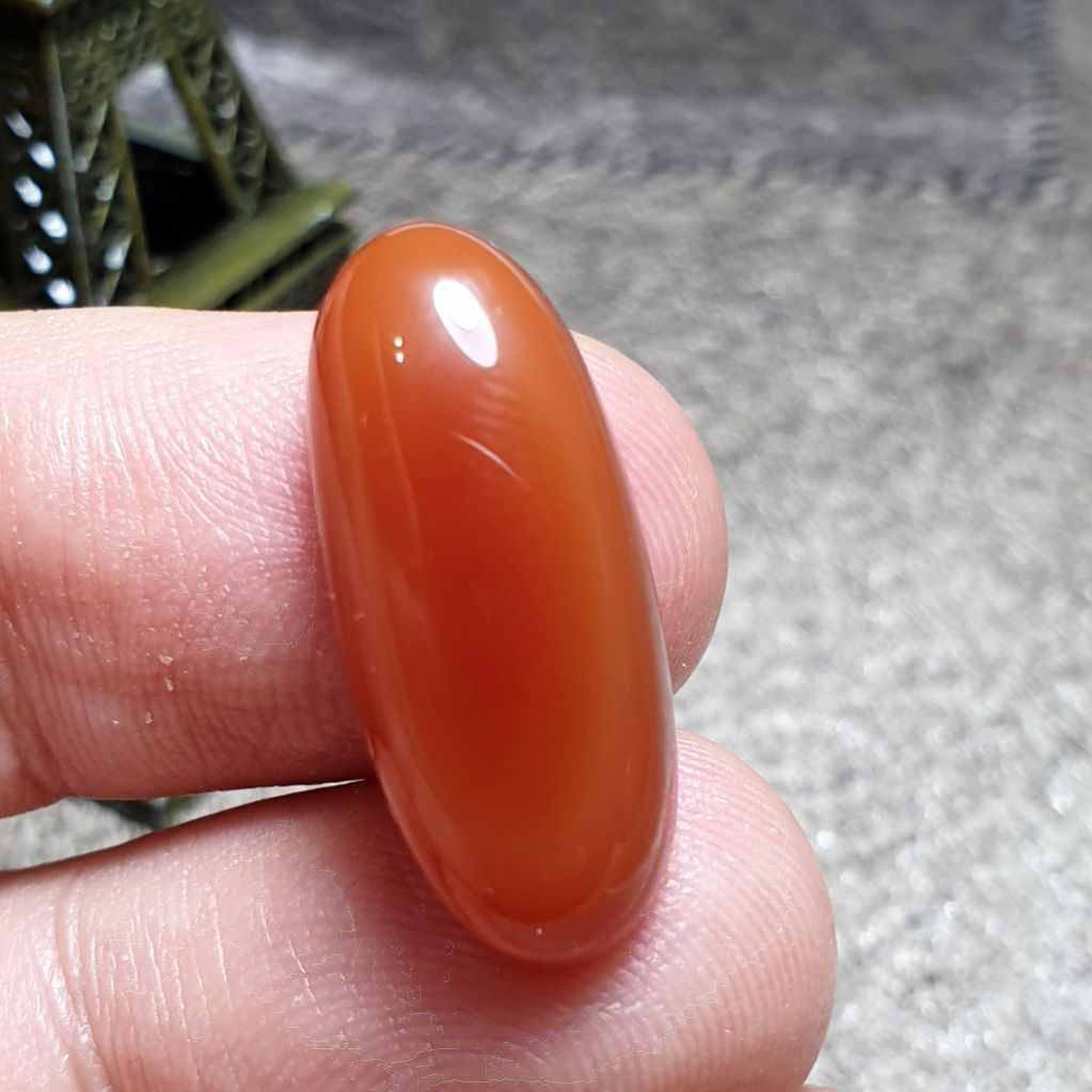  نگین فوق العاده زیبای عقیق خوش رنگ خراسانی اصل معدنی
کد 25724
