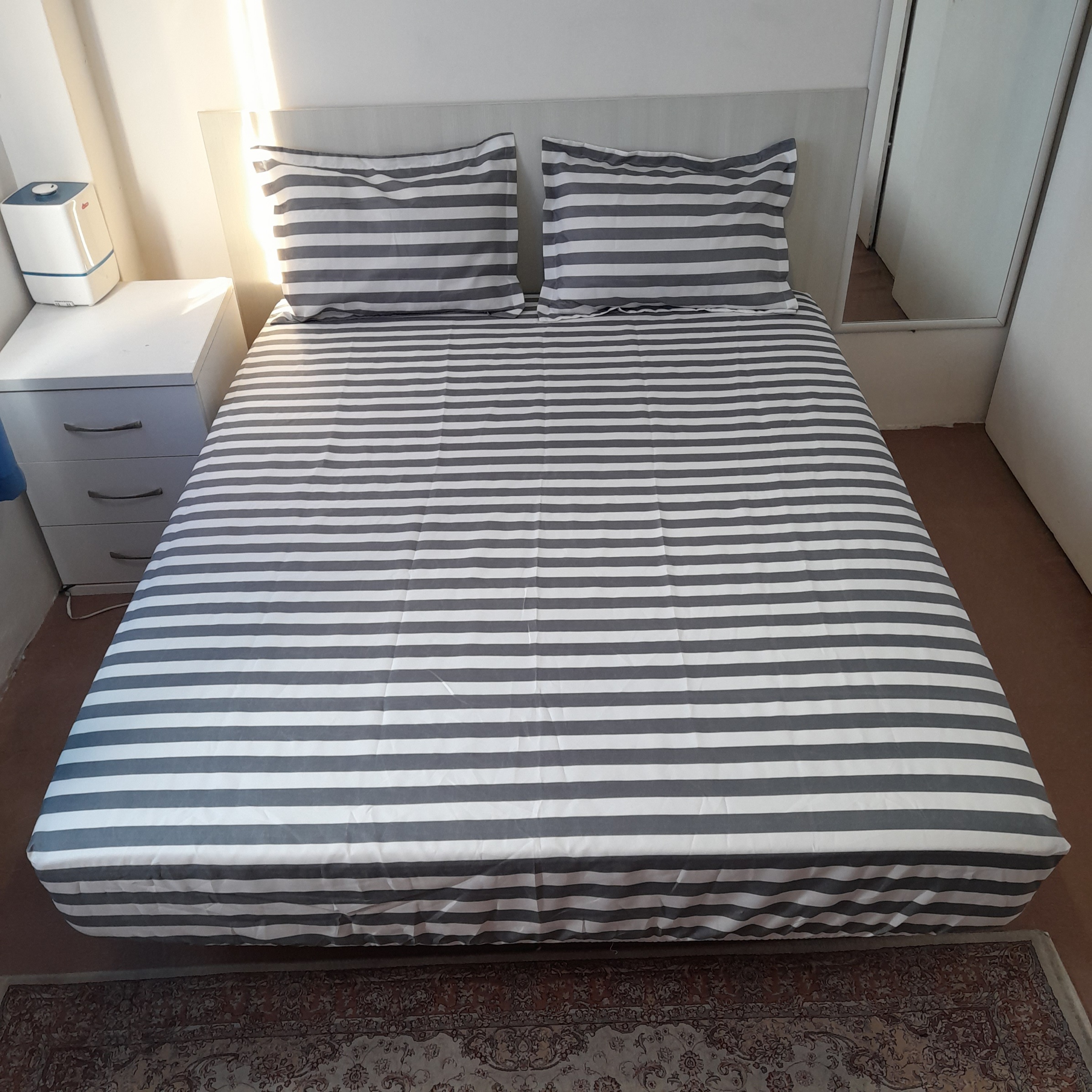 سرویس ملحفه مدل کشدار ni05100 طرح راه راه کد 160  دو نفره سه تکه