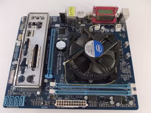 باندل GIGABYTE H61M به همراه i3 3220 و فن