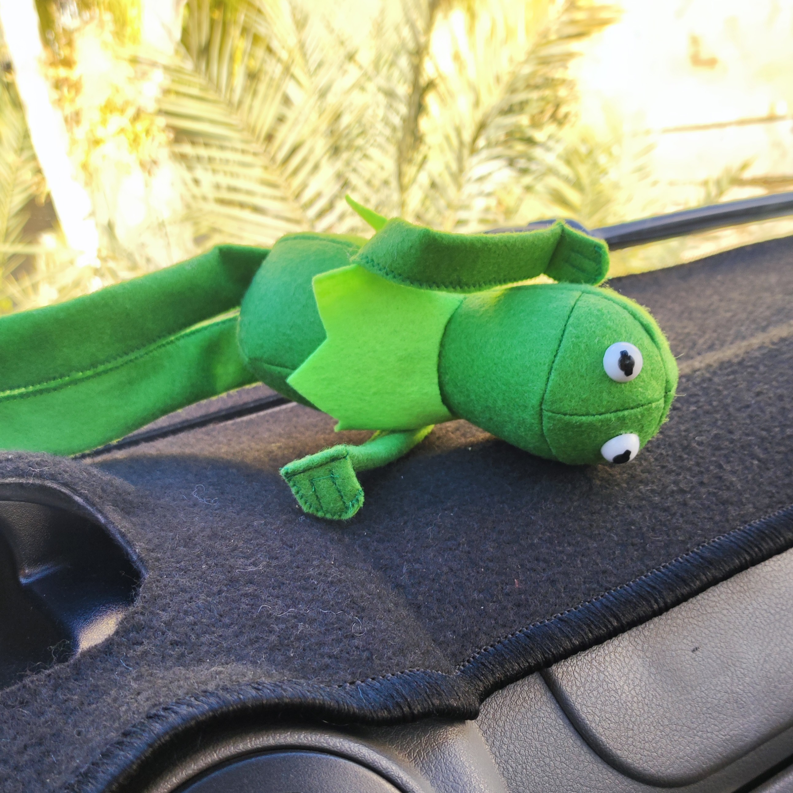 عروسک نمدی قورباغه کرمیت ( sad Kermit )