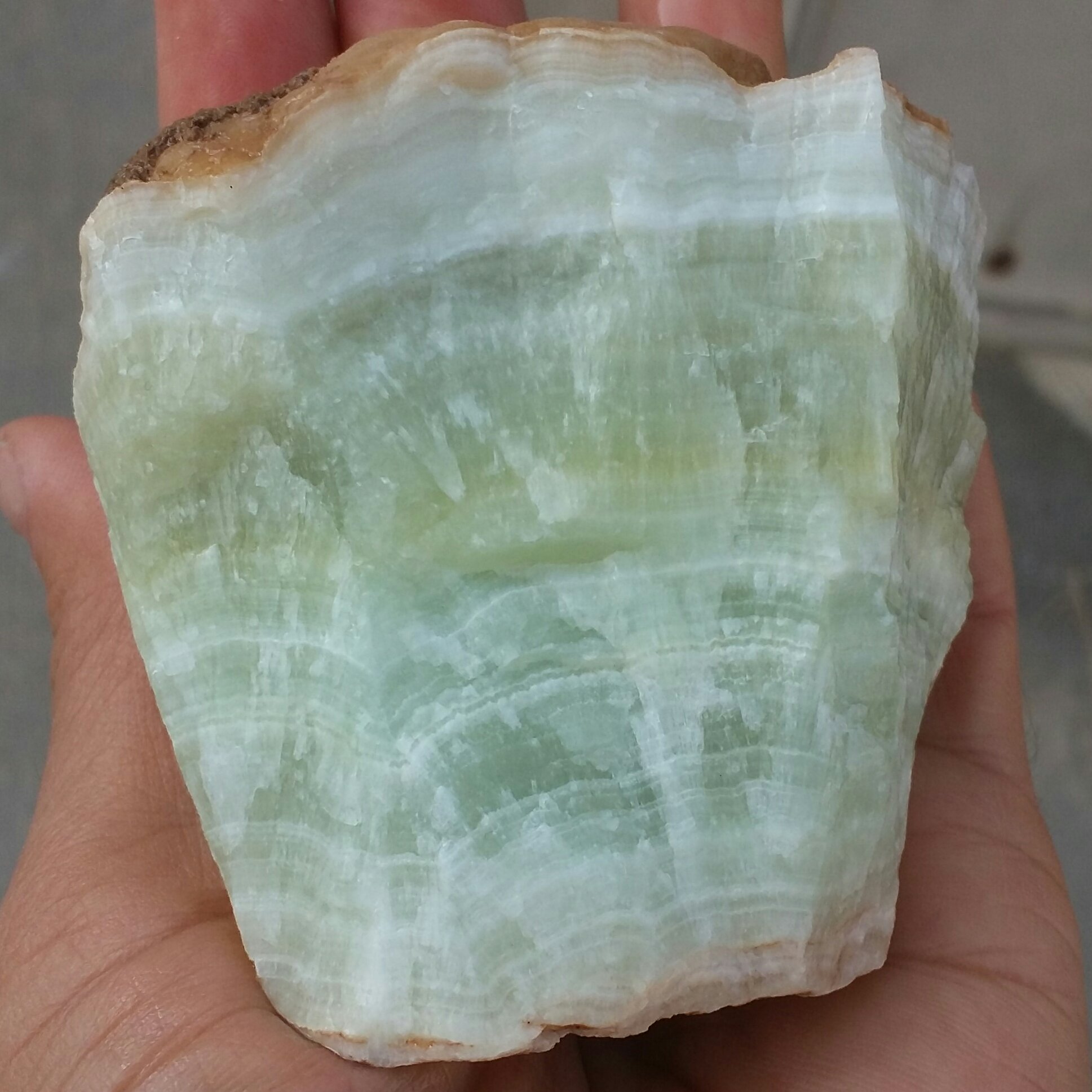 سنگ راف غووولپیکر وارداتی آراگونیت سبز لیمویی بسیار کمیاب  صد در صد طبیعی  شاهکار خلقت
با قابلیت ساخت چندین نگین بینظیر