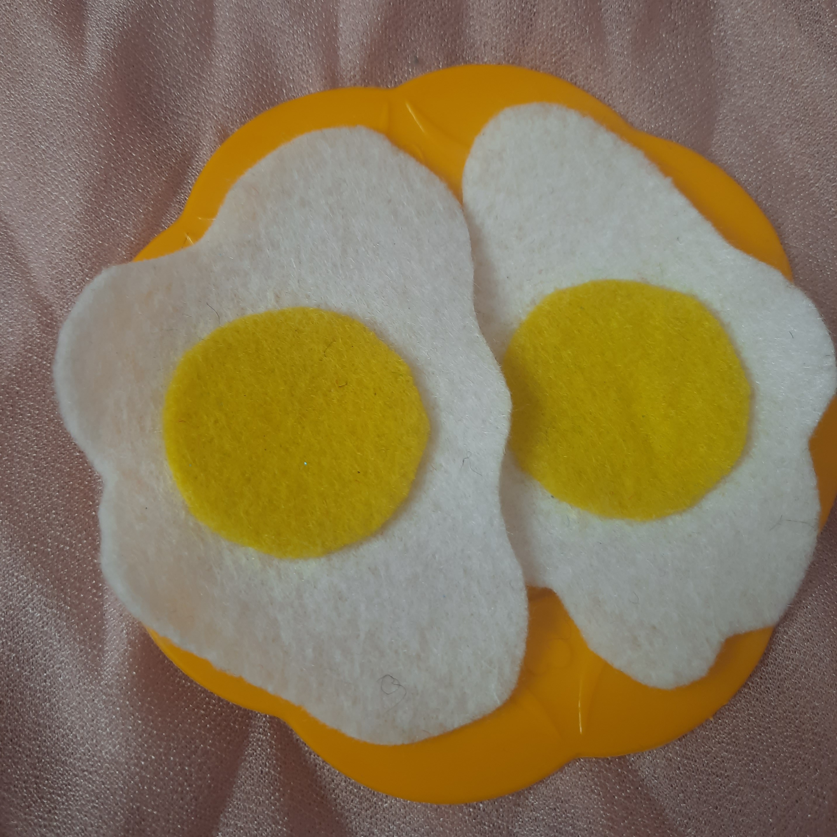 نیمرو خوشمزه براتون آوردم از جنس نمد    ، مجموعه 2 عددی                        