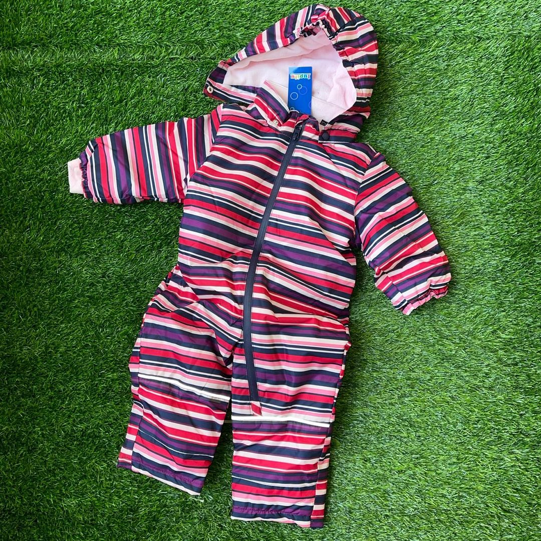 کاپشن نوزادی یکسره آلمانی برند لوپیلو 6 تا 12 ماه داخل کامل فوتر ضد آب کلاه جدا میشود