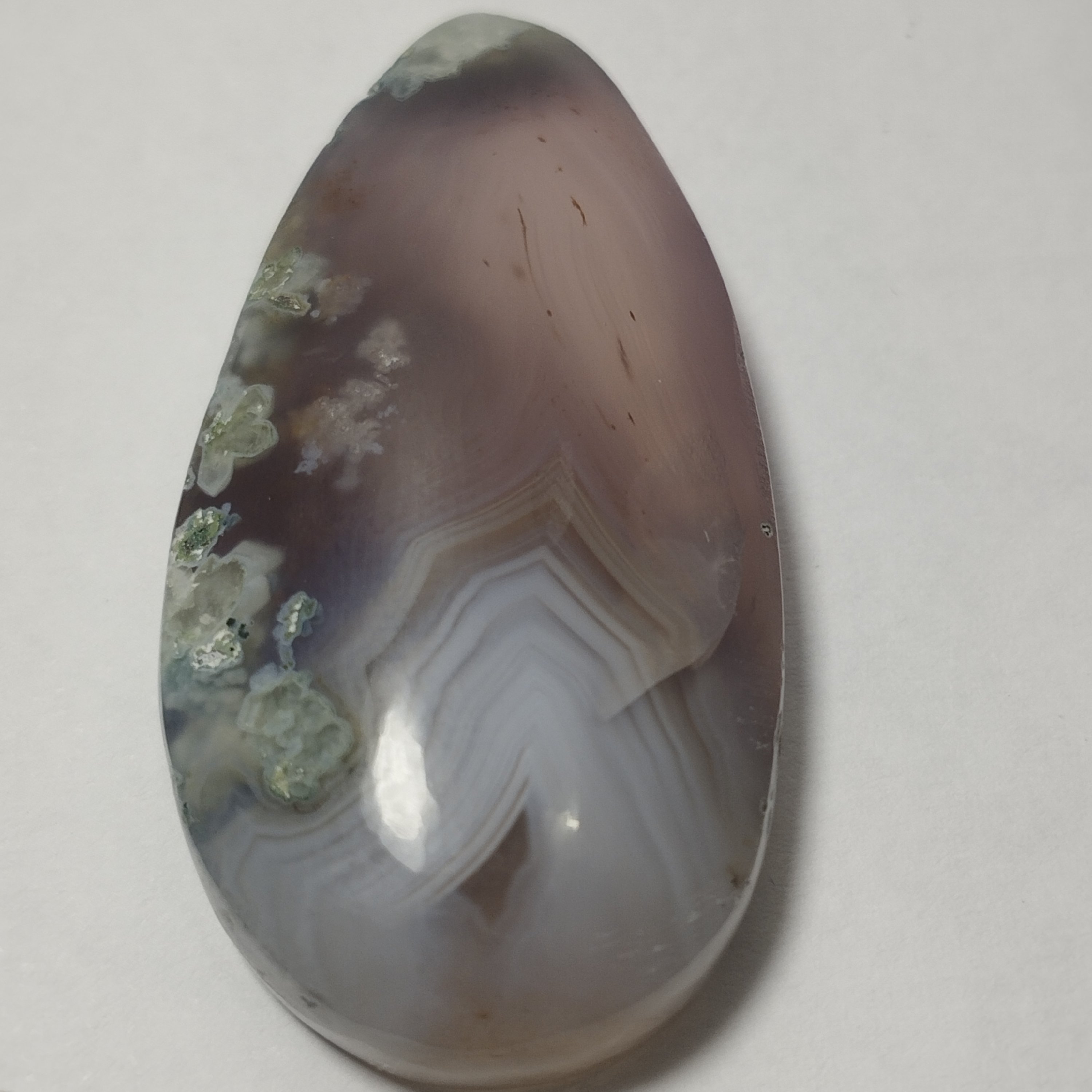 سنگ عقیق شجر ،سلیمانی سوسنی و شکوفه ، زیبا و خاص ، دارای خواص درمانی و مدیتیشن ،مناسب گردنبند 