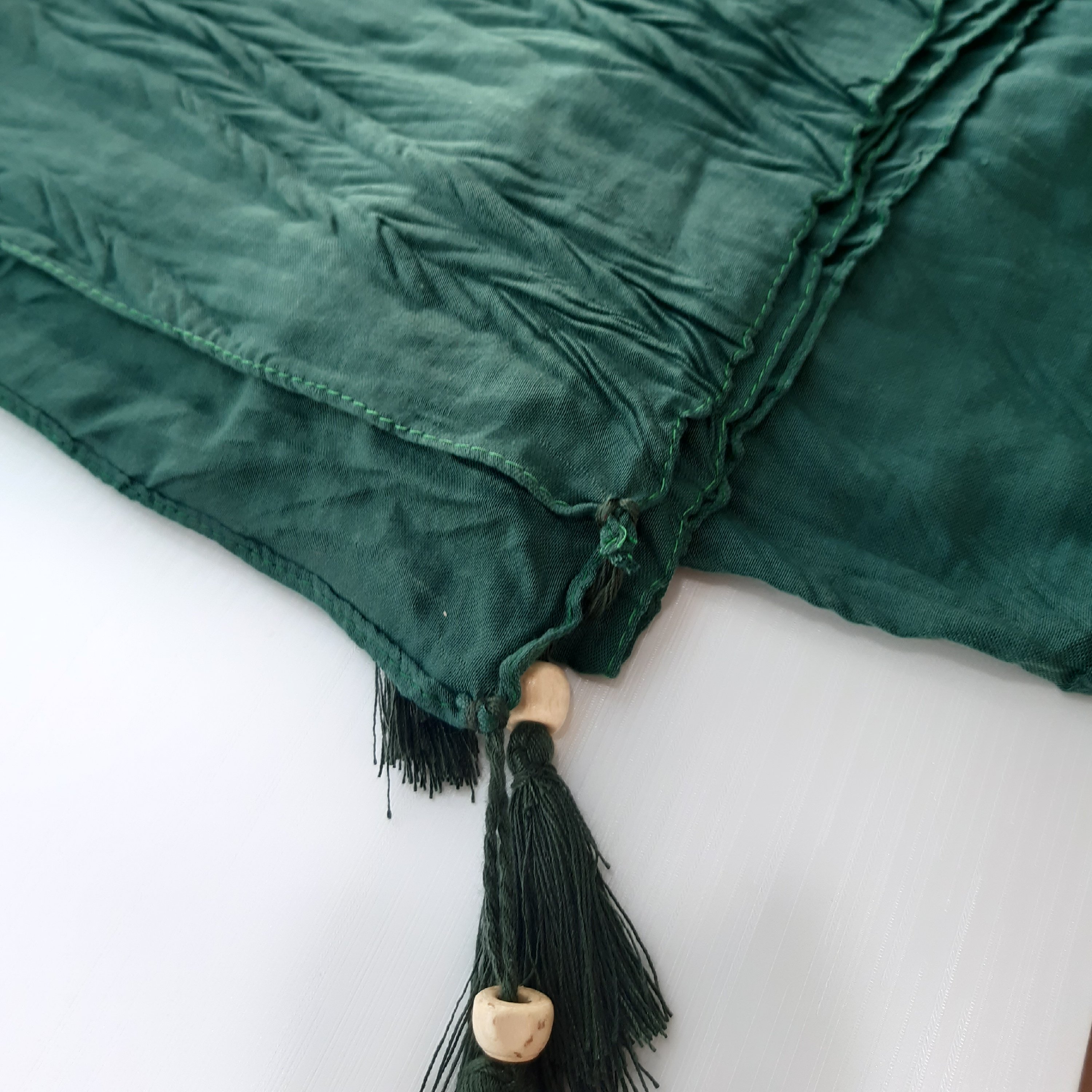 شال نخی پلیسه منگوله دار جنس وارداتی رنگ سبز