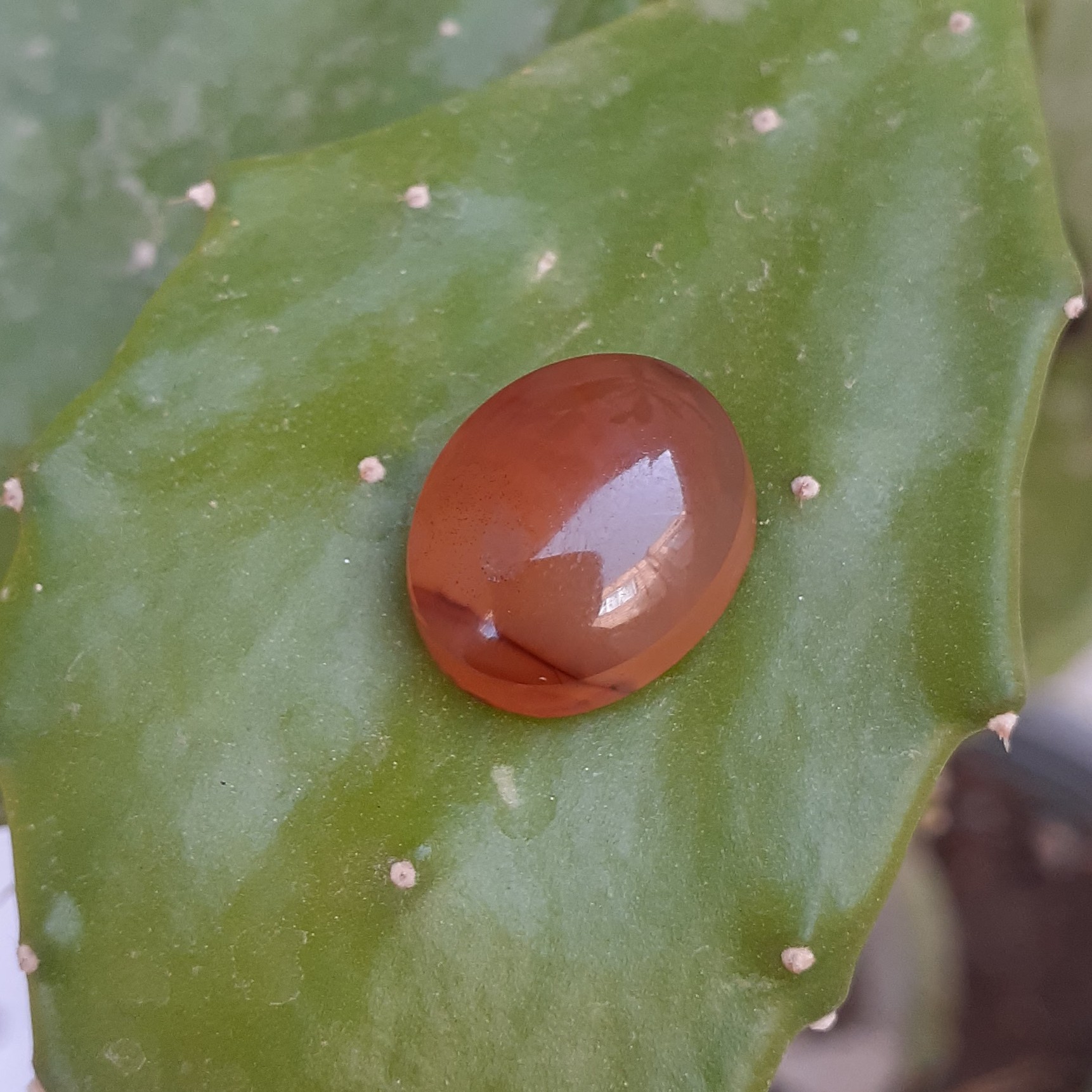 عقیق یمنی با رنگ طبیعی رگه خونی