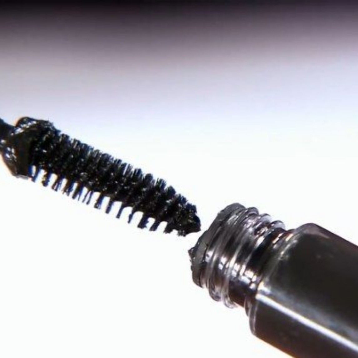 ریمل گیاهی (حاوی سرمه مغزیجات و گلاب و برپایه فرآورده های زنبور عسل و )