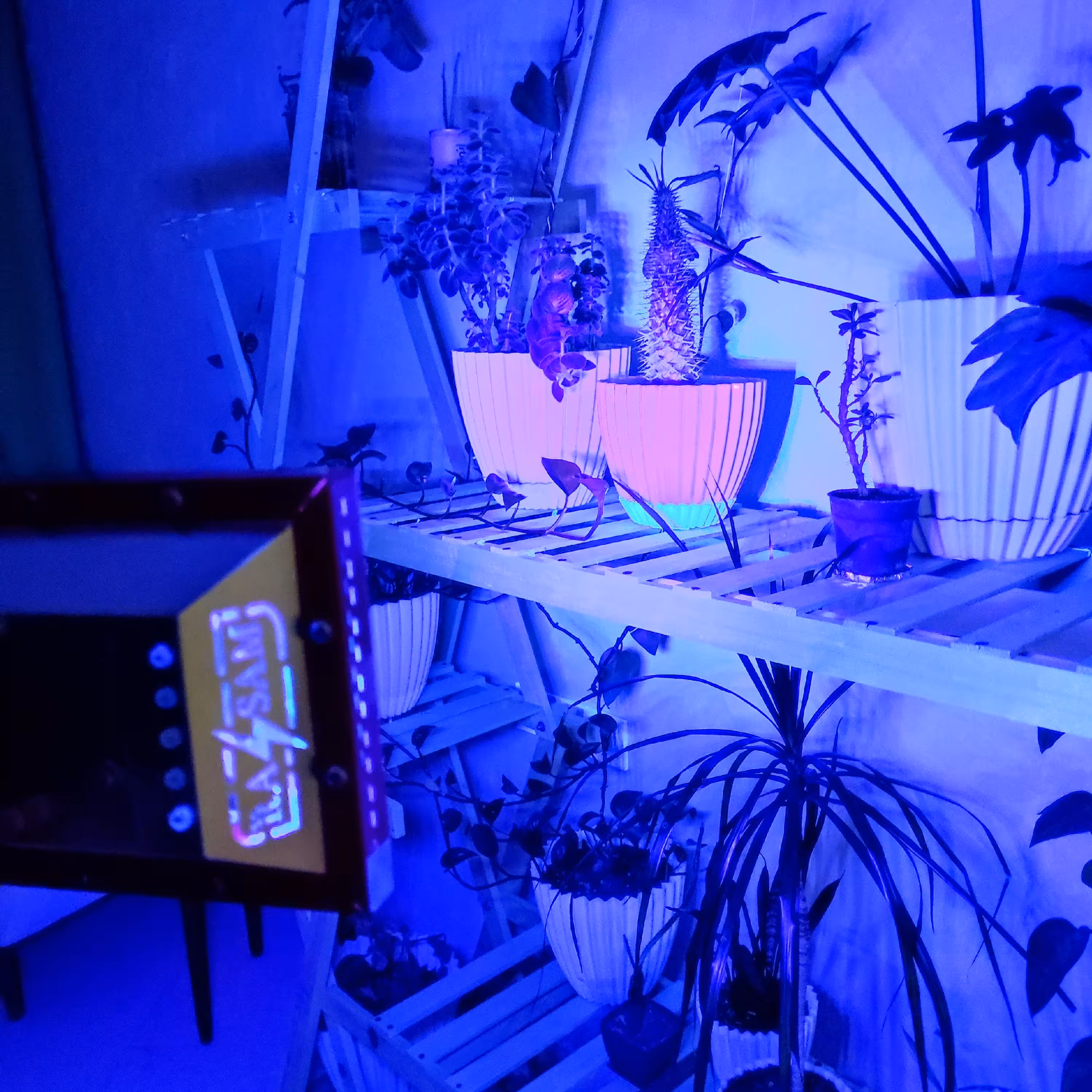 پرژکتور uv بلک لایت نورافکن شکار عقرب فن دار دوحالته قابل شارژ