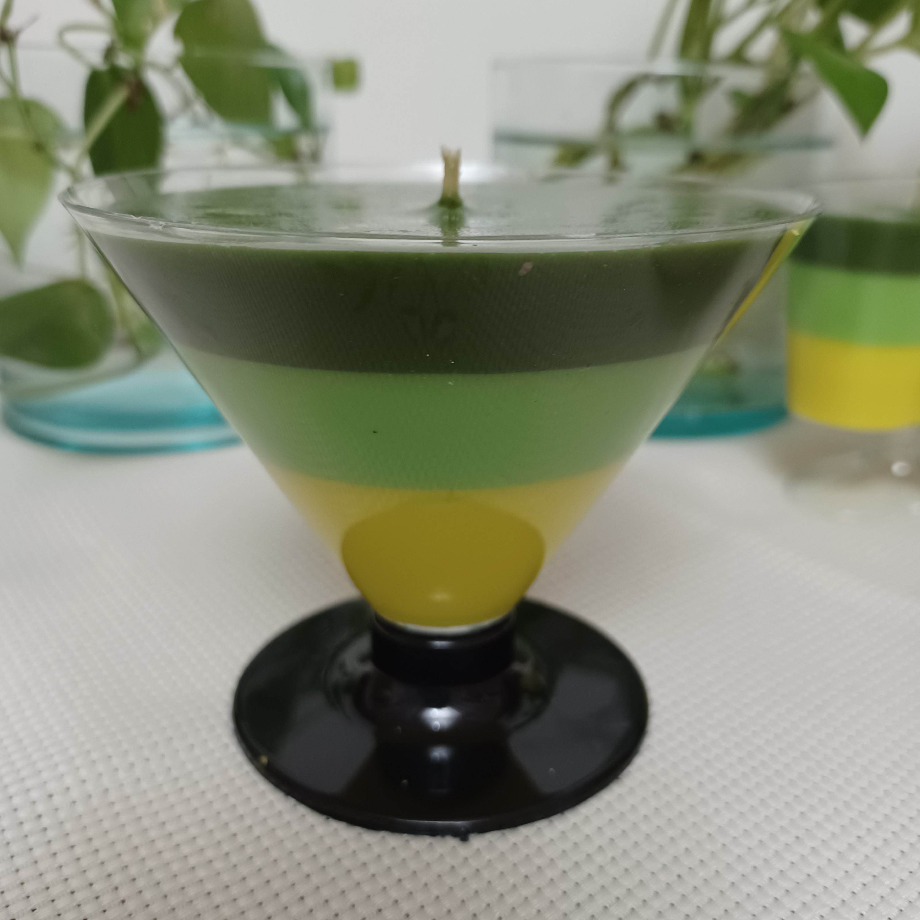 شمع ژله ای جار سه رنگ و معطر ساخته شده از پارافین ژله ای 