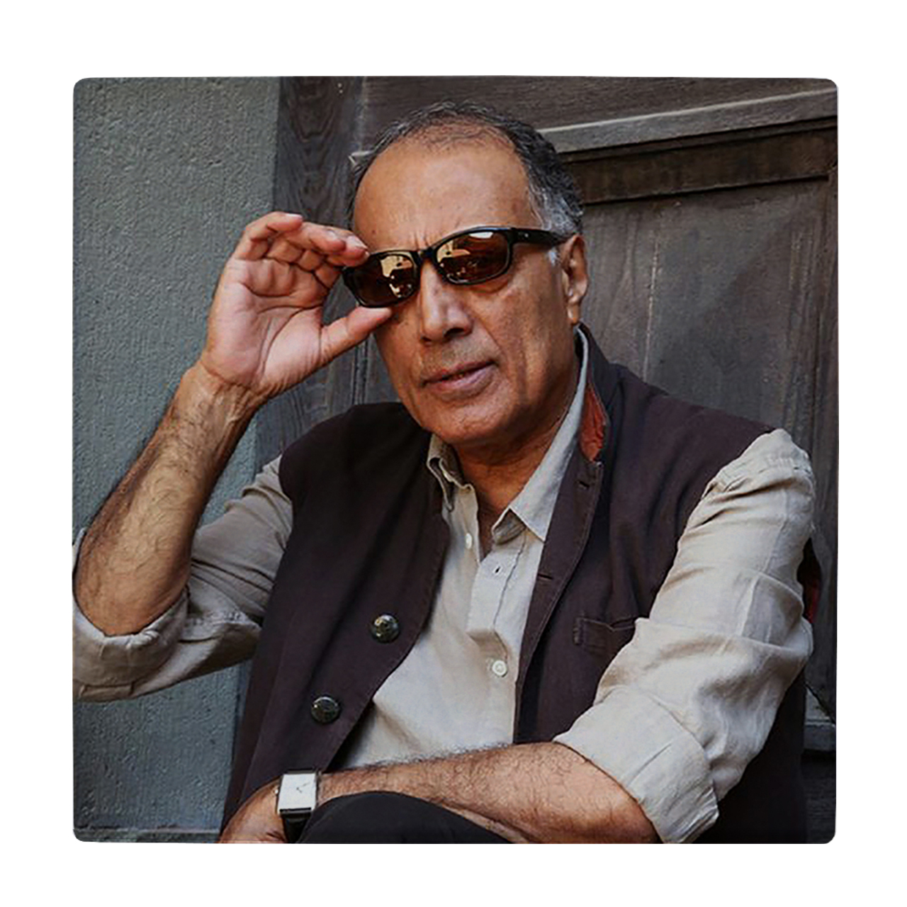 کاشی کارنیلا طرح پرتره عباس کیارستمی مدل لوحی کد klh266