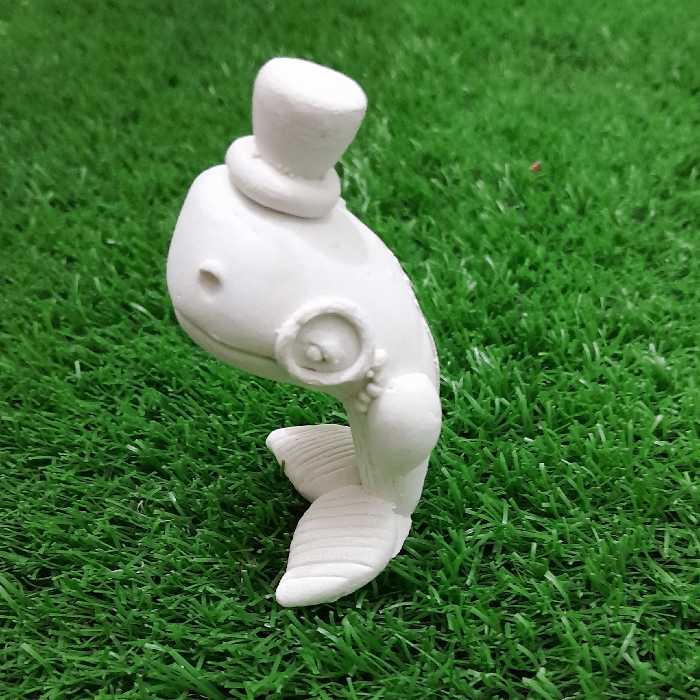 بیس خام و قالب نهنگ عینکی