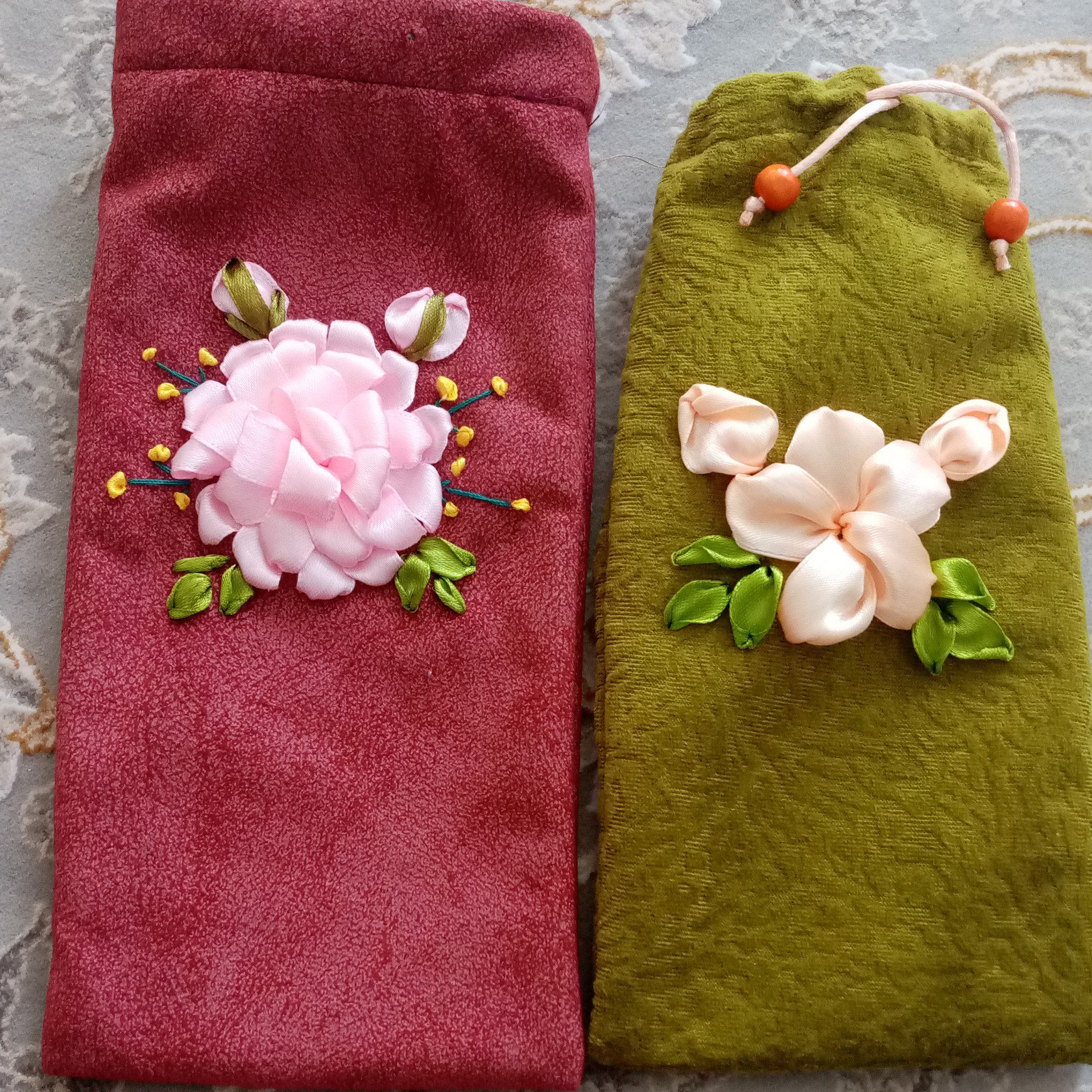 جامدادی روباندوزی 