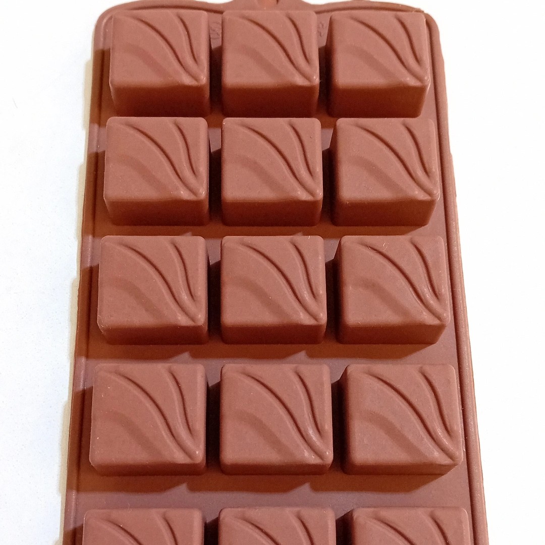 قالب شکلات مربع موج دار