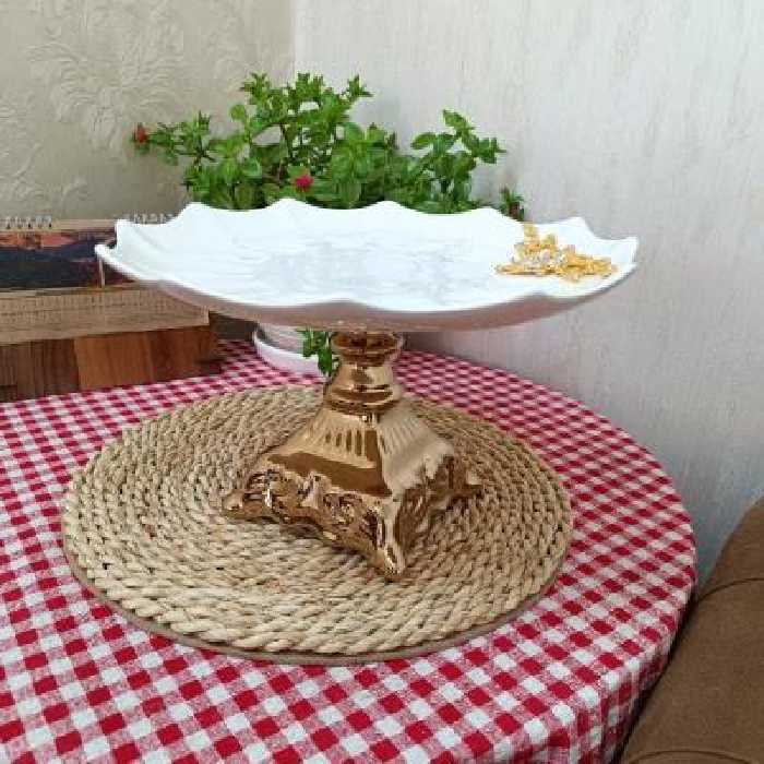 شیرینی خوری پایه دار