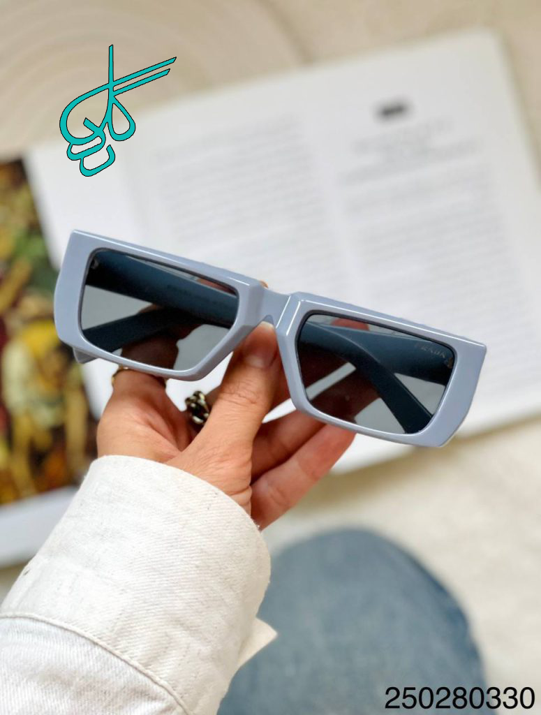خرید عینک زنانه برند prada فرم کائوچو دارای استاندارد UV400 همراه کاور و دستمال کد 2415022 - ردگل