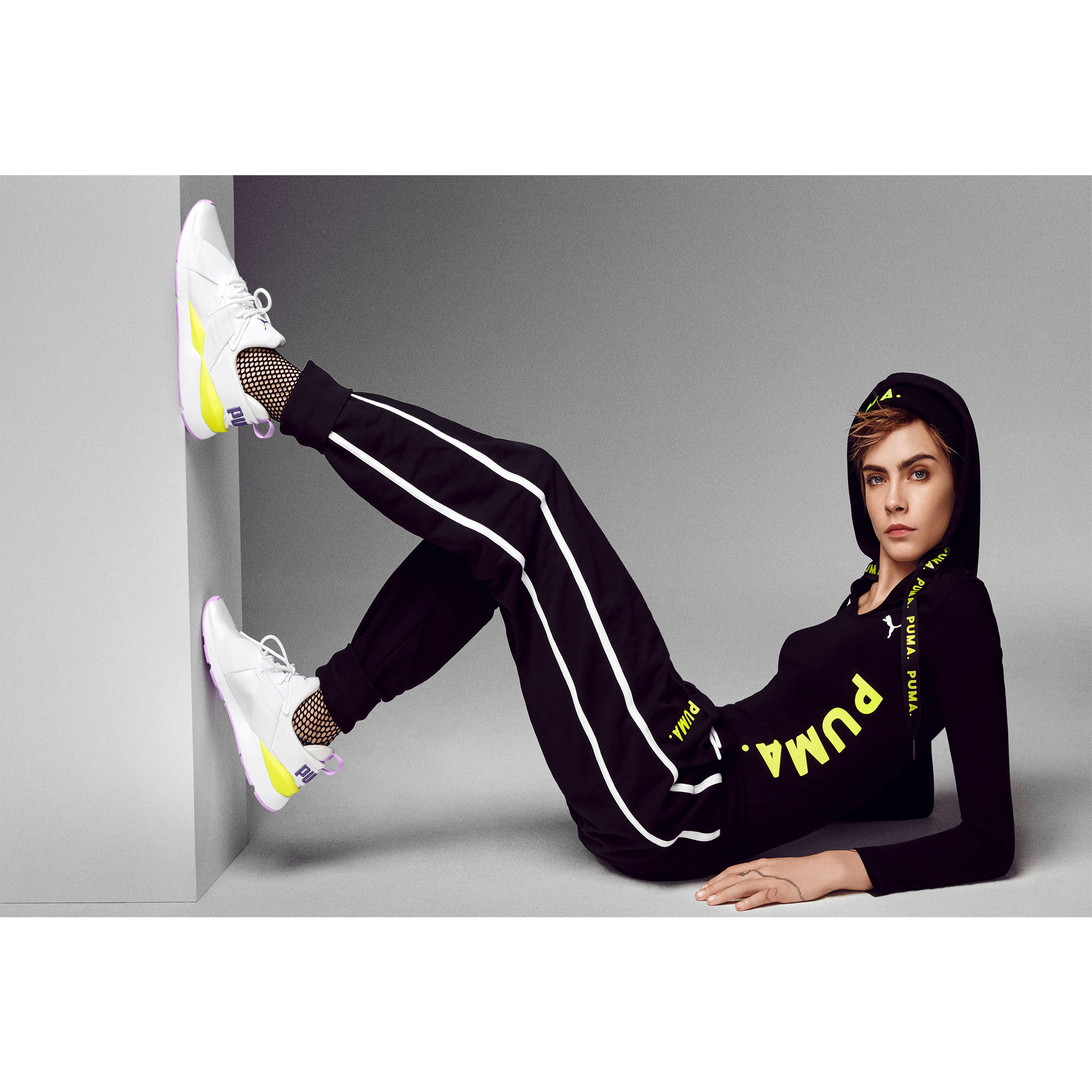 تابلو شاسی مدل بازیگر کارا جاسلین دلوین T6074