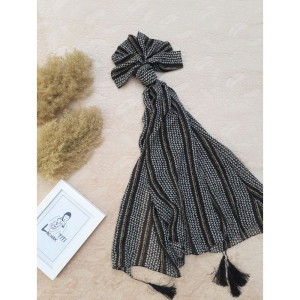 شال حریر مشکی سفید طرح دار