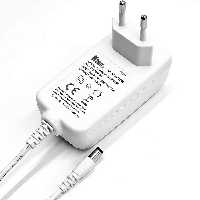 آداپتور دیواری 12 ولت 2.5 آمپر Ktec با سیم 1.5 متری 12V 2.5A