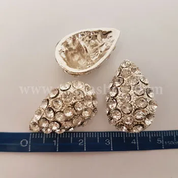 دکمه نگین دار درشت