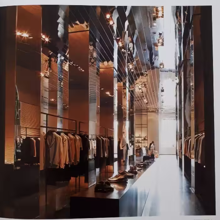كتاب Shopping space اثر جمعي از نويسندگان انتشارات D.P.U