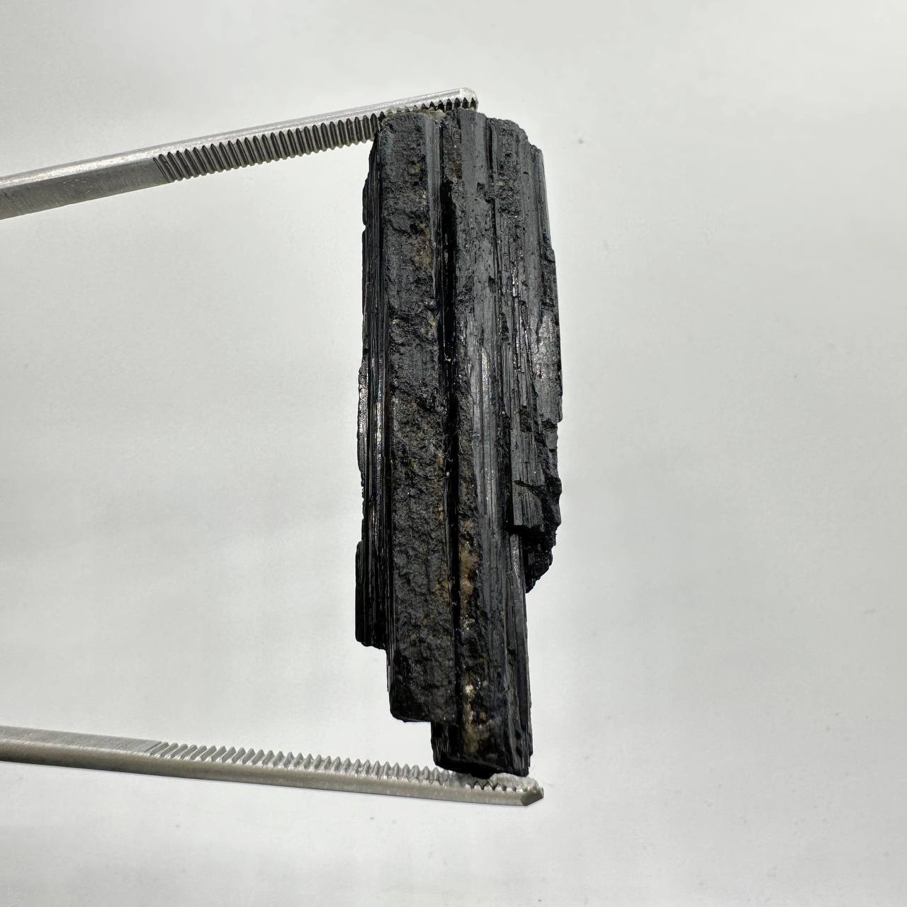 بلک تورمالین راف درشت طبیعی 234639