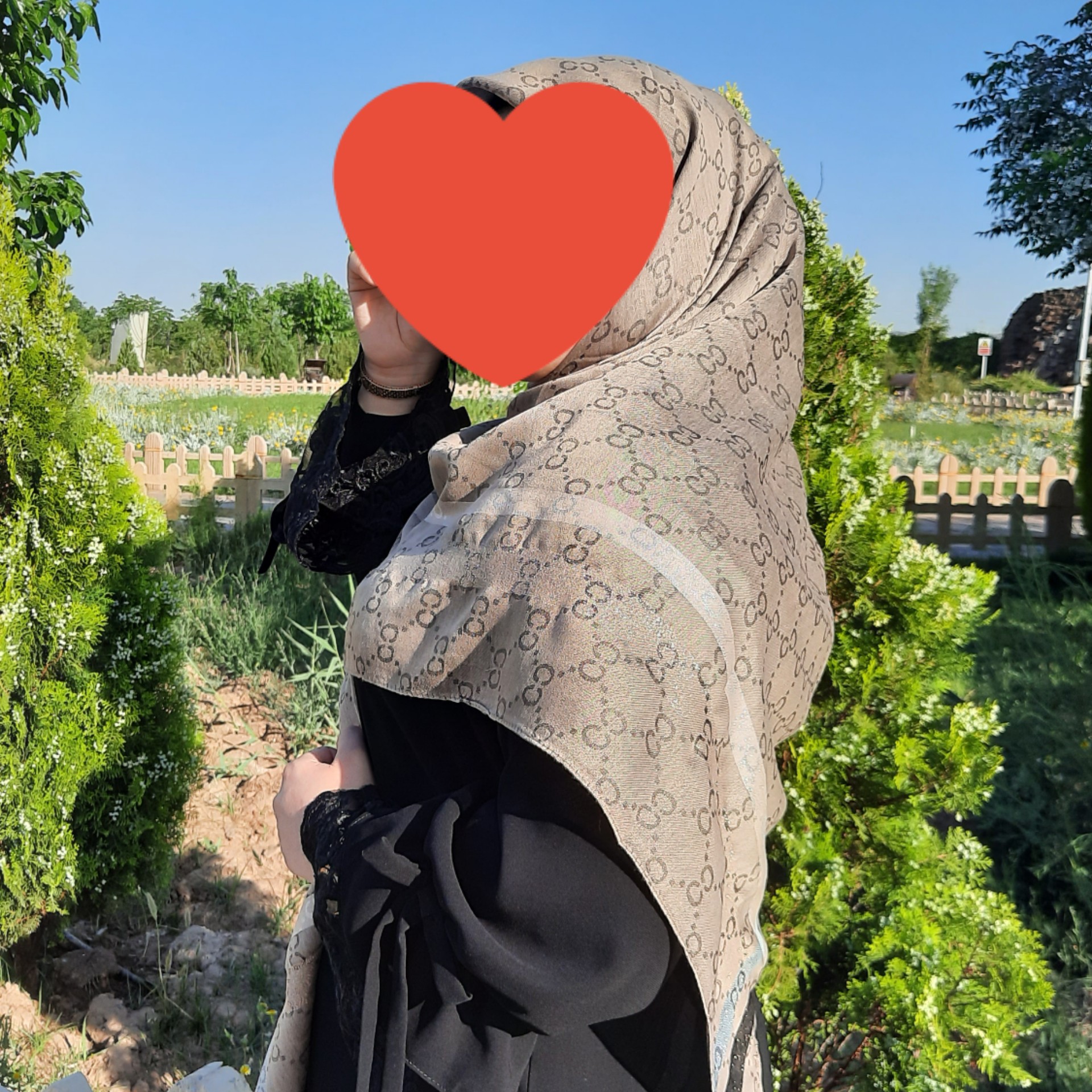 روسری نخ ابریشم وارداتی  مناسب بهار و تابستون