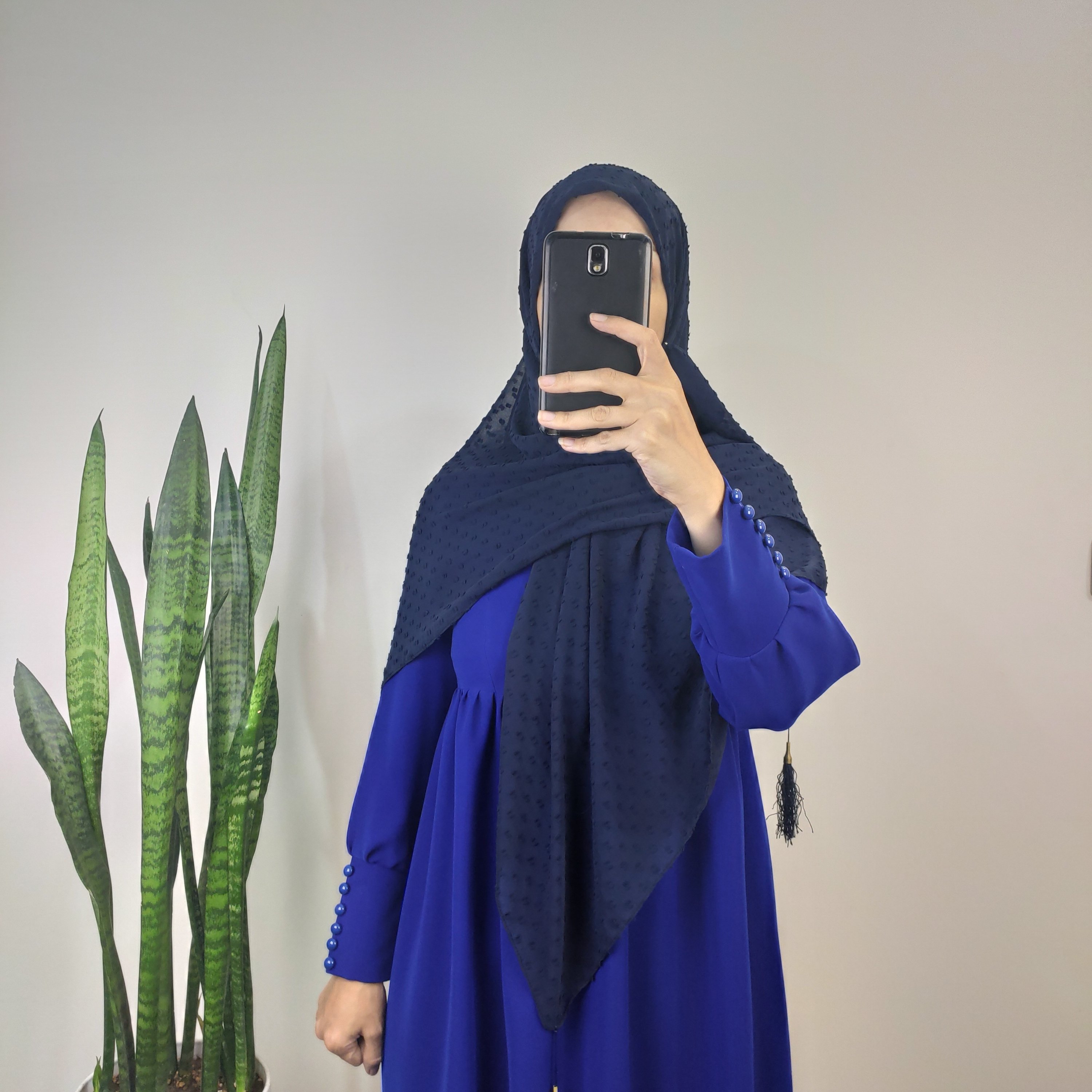 روسری حریر اشکی منگوله دار یاس نبی