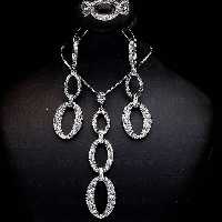 نیم ست میکرو همراه بادستبند نقره925 طرح جواهر ابکاری طلا