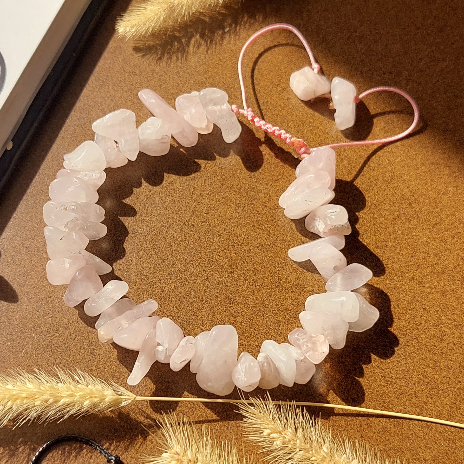 دستبند سنگ رزکوارتز  با کره کشویی قابل تنظیم سایز