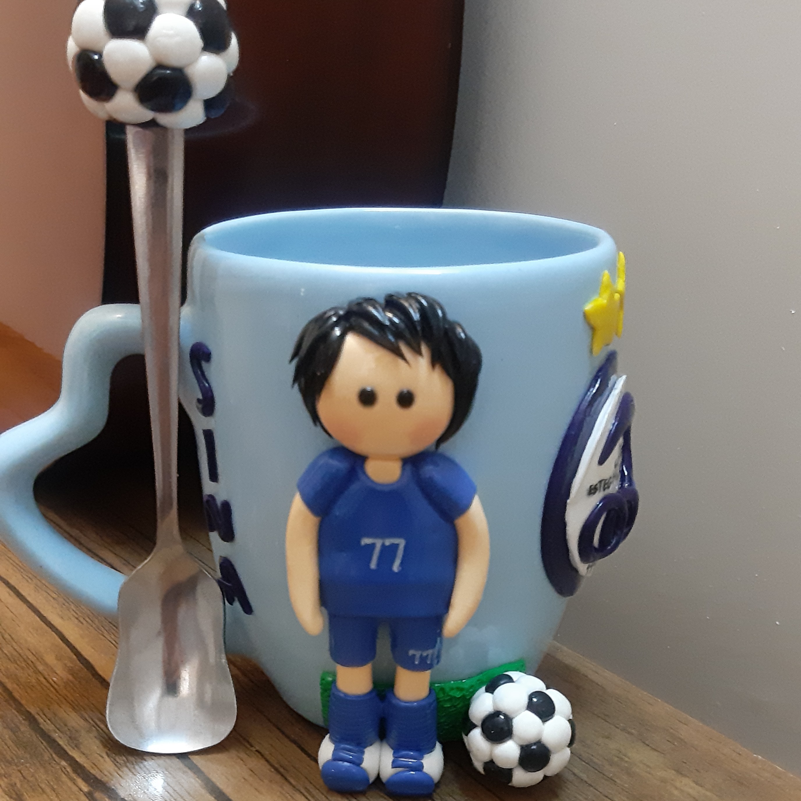 ماگ عروسکی خمیری پسر استقلالی با قاشق 