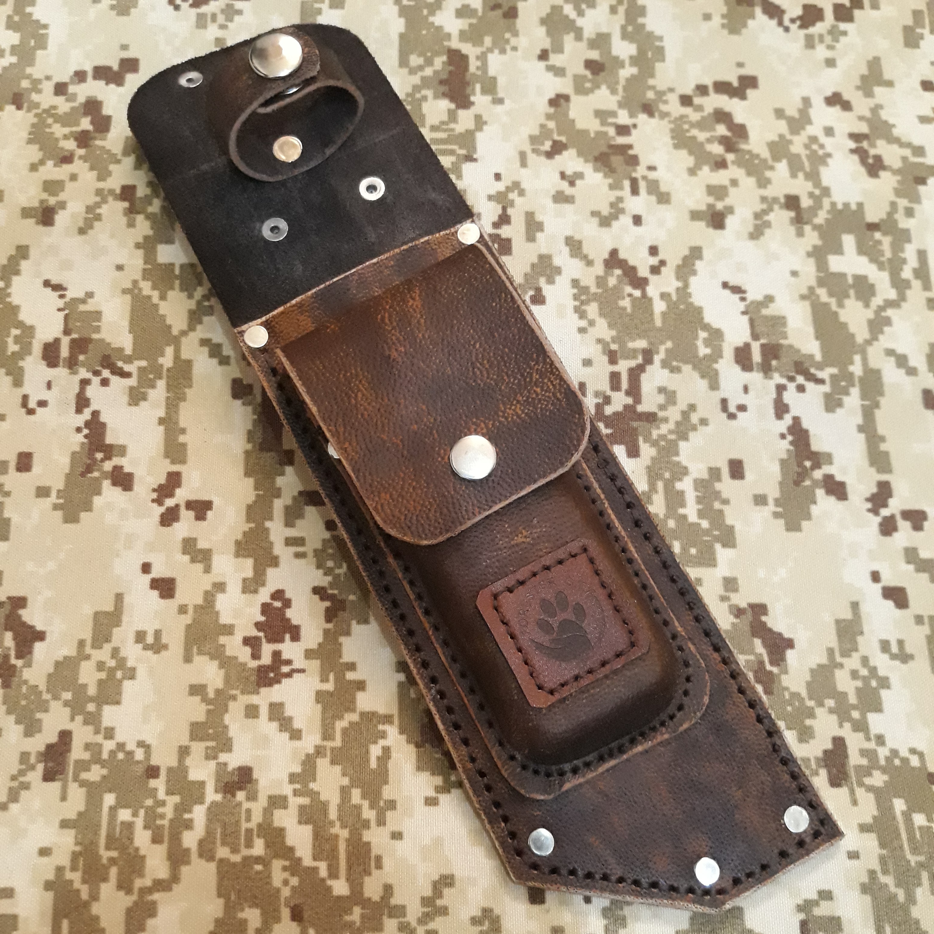 غلاف کمری چاقو کوهنوردی مدل دو جیب برند forester leather - دست ساز