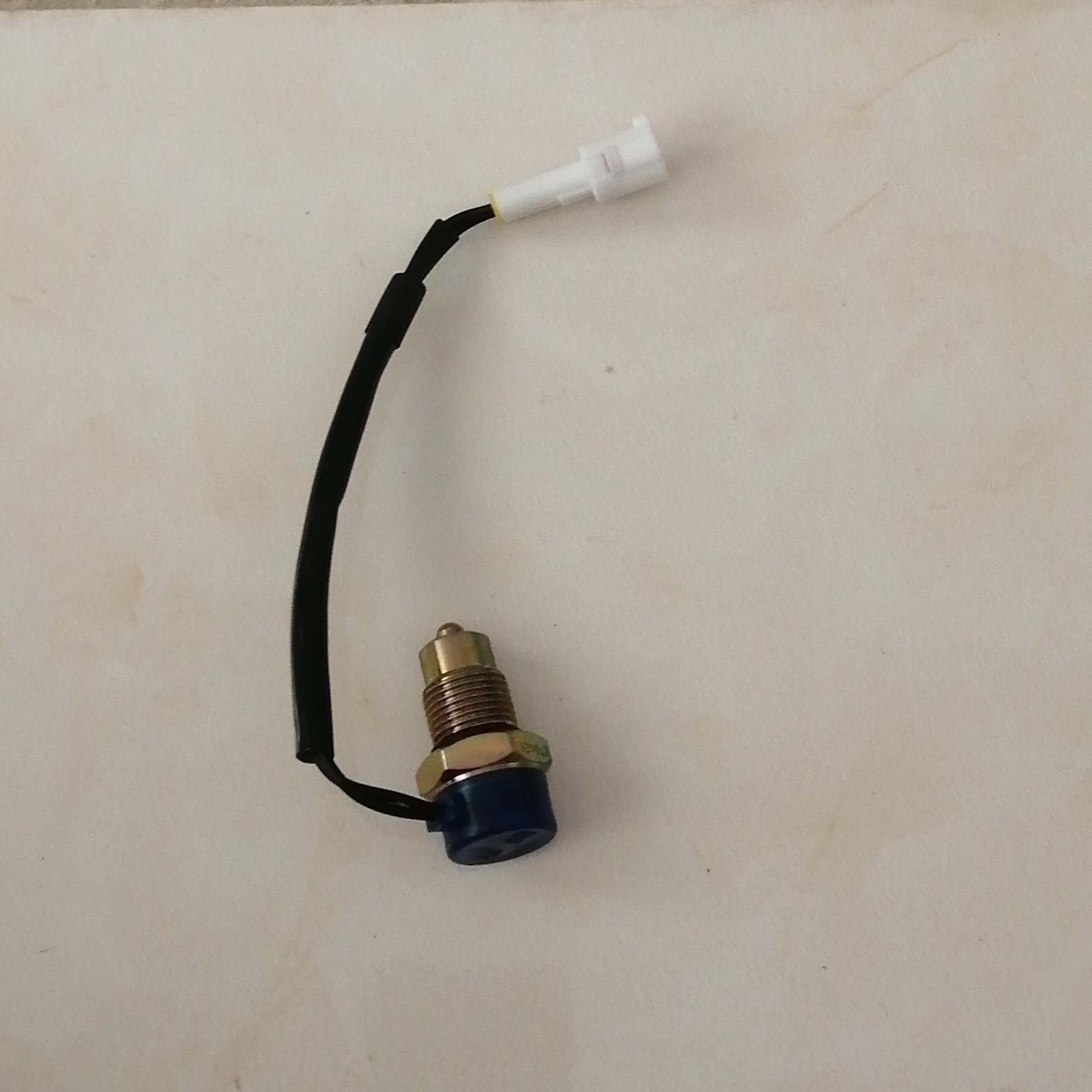 سنسور یا فشنگی دنده عقب برلیانس 230 و220