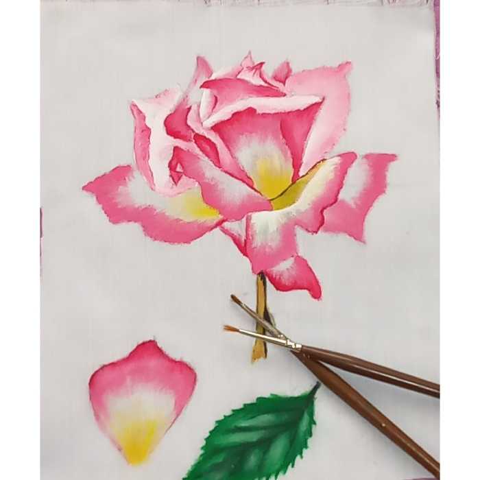 نقاشی روی پارچه (جانماز ، رومیزی ، وانر و ... ) و لباس